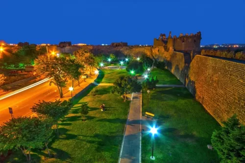 Bodrum Havalimanı Diyarbakır transfer hizmeti. Konforlu ve güvenli özel ulaşım araçlarıyla Bodrum’dan Diyarbakır vip transfer hizmeti.